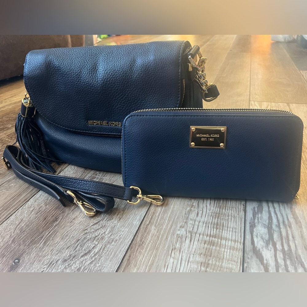 Michael Kors Bedford Tassel Convertible Shoulder Bag with matching wallet